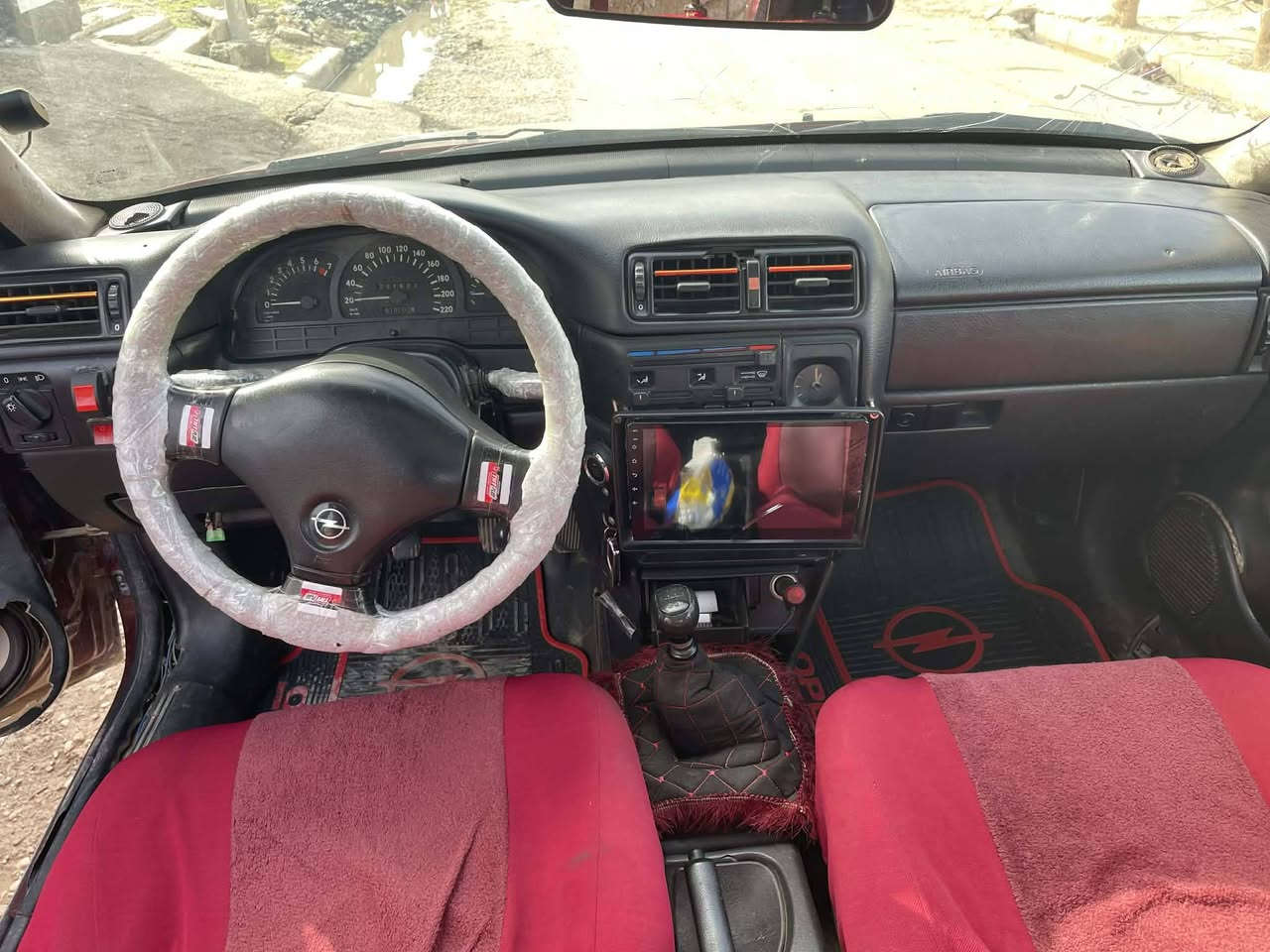 فكترا موديل ٩٢ حجم ٢٠ رقم كركوك مشروع وطني سنويه جديده رقم جديده بطاقة بانزين بيها صبغ عام للبيع السعر او مراوس حسب القناعه السعر ٣٤ مكان السياره كركوك غير متواجد عل فيس اتصل على الرقم ***********
