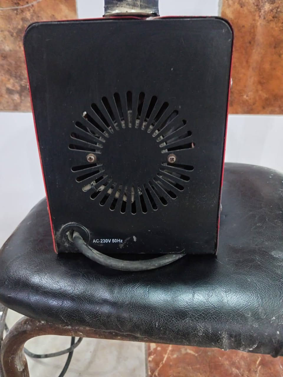 السلام عليكم مكينه لحيم تخبل وهرش الأمامية ملف نحاسي مو كارت والوزن الثقيل سعرها 110مكاني الصليخ الاتصال ***********
