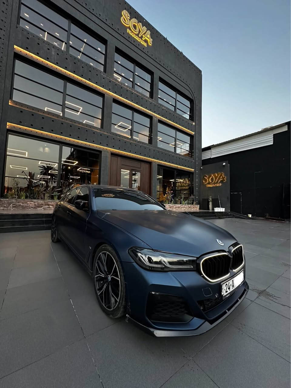 السلام عليكم جمعة مباركة  2022 bmw 530i mpackage بلادي لون ازرق عليها تغليف بيبي اف مات وكتاب تضليل بلسنوية 
مواصفات الام المعروفه السيارة ماشيه 55ميل حادثها جاملغ وبنيد خفيف بدون دواخل كفالة 
مكان السيارة السيدية  للتواصل واتساب 

***********
السيارة سعرها 34 بغداد, العراق

