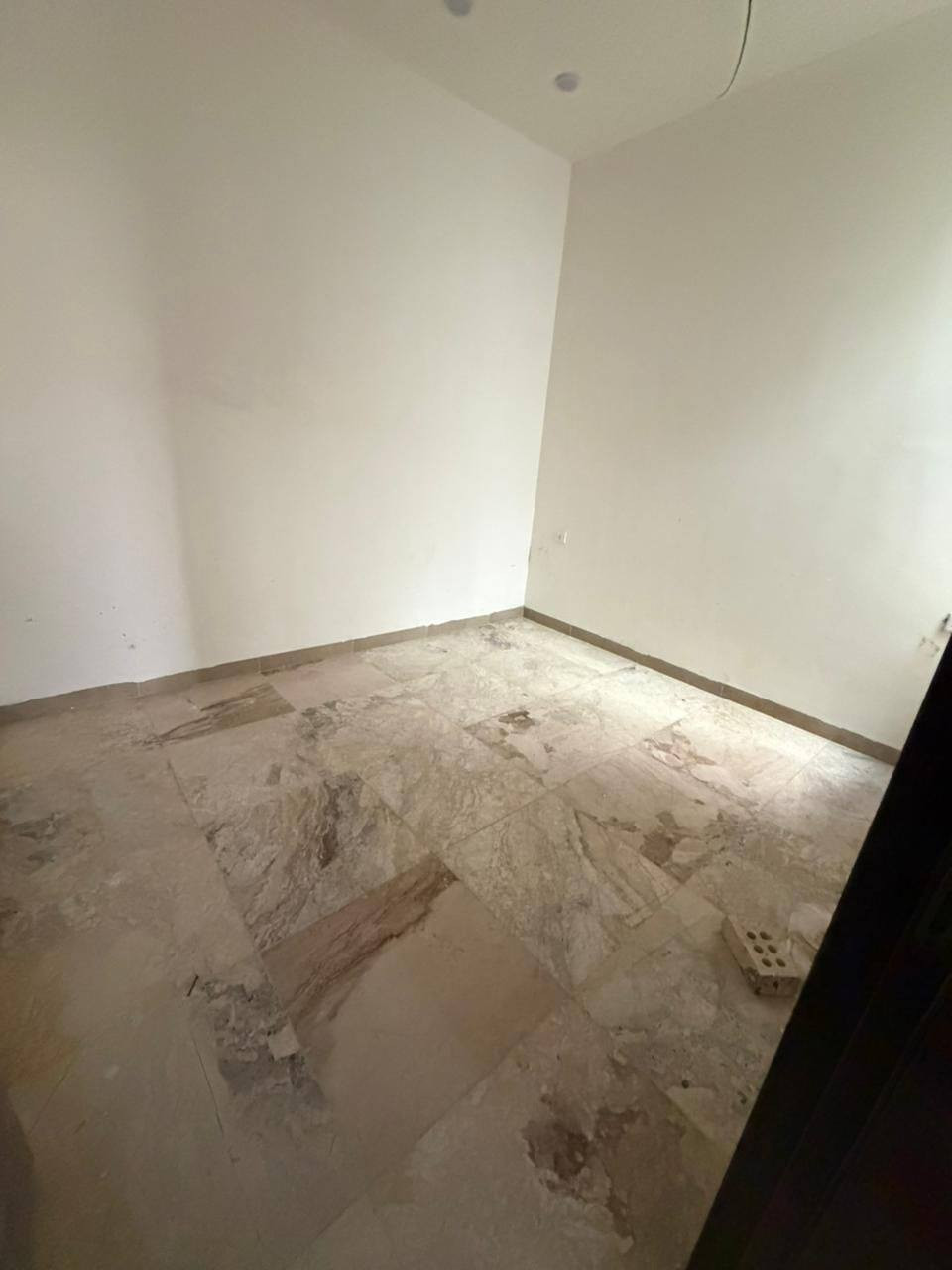 للأيجار بيت مودرن زيرو غير مسكون بناء 2026
مساحة البيت 50 متر 🔱

محتويات العقار 👇

يحتوي على 2 غرف نوم سويتات وصاله ومطبخ وخدمات 🔶

موقع السيديه شارع التجاري 

______________________________________

للأستفسار اكثر تفضلو بزياره مكتب الطائي للعقار 💎

السيديه شارع المركز عماره شركه السراب للمطابخ ✔️

او الأستفسار ع الارقام ادناه 📞↘️↘️ (متوفر واتساب )📌🔛

***********
