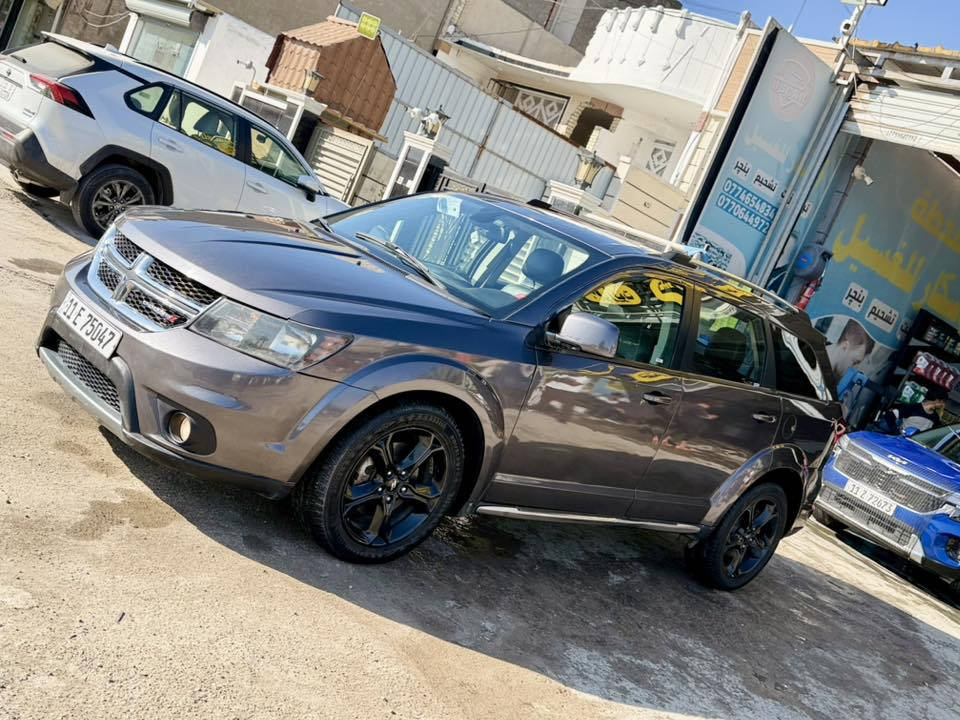 سلام عليكم بيع أو مراوس حسب قناعة     دوج جورني مديل 2019 محرك ٦ سلندر بصمه فول الفول عده الفتحه شاشه جبيره كشنات كهرباء داخل ملكي تخم تاير صدر خلفي امامي كله جديد بيها جاملغ امامي بنيد بيه رش قطعتين بدون دواخل بدون كلشي سياره احلة من صوره مكاني بغداد لستفسار عله ***********
