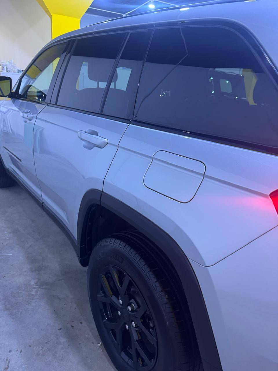 جيب لاريدو ٢٠٢٤ تقرير غرق بدون رقم تترقم جميع المحافظات عدا الاقليم مكفوله كفاله عامه من جميع النواحي مكان السياره البصره السعر ٣٢٠ ورقه الاتصال ***********
