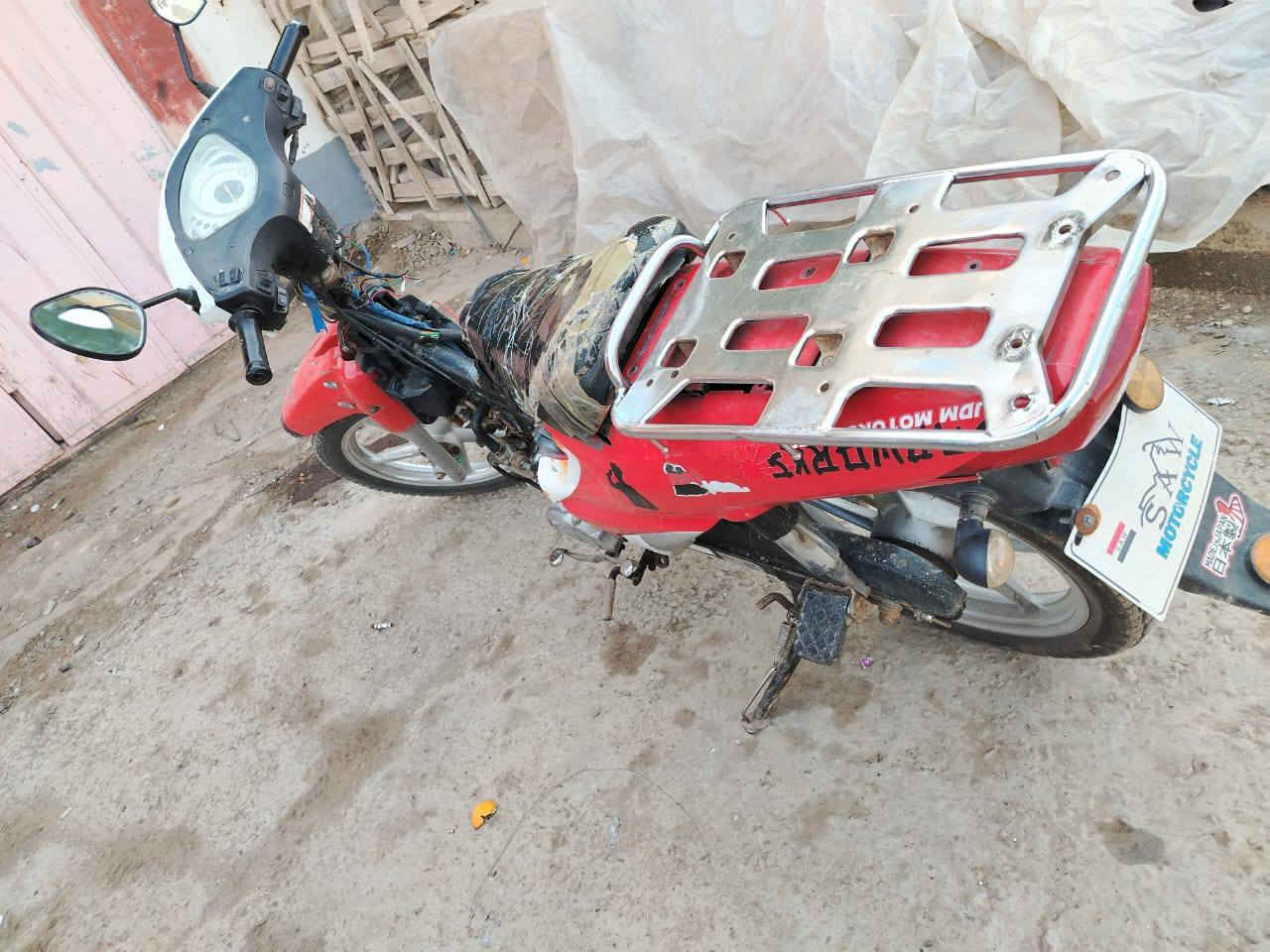 السلام عليكم سرفيز للبيع ماطور حلو بس عندي الهندر ملحوم مكينه لاتنقيص ولا تبخير  رايده 400وبي مجال ***********
