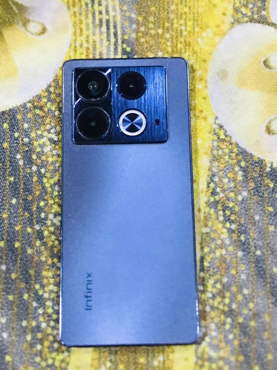 سلام عليكم موبايل للبيع
Infinix NOTE 40
ذاكره 256 الرام 16 البطاريه 5000mAh
جهاز نضيف كلش وما مفتوح شرط الفحص 
شوف العين يبري الذمه الاستفسار الاتصال ع
الرقم *********** اتصل وادلل
