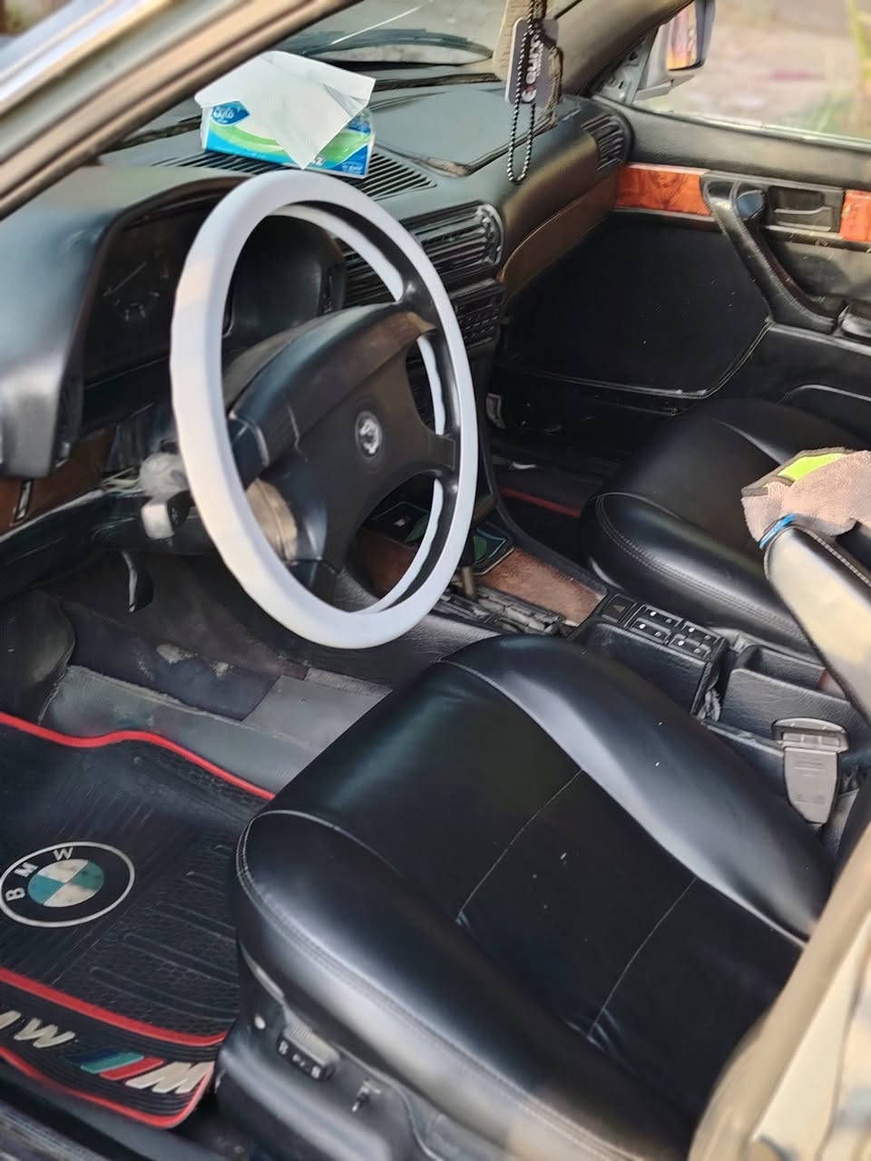 سلام عليكم بيم 735 موديل 1993 سياره جاهزه من كل النواحي تبريد شغال  سعره 35 وبيها مجال تحويل مباشر مكاني بغداد الدوره ابو دشير للاستفسار 
***********
***********
