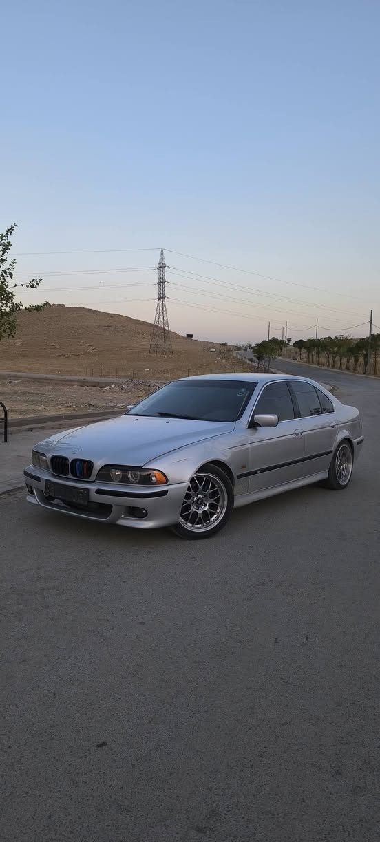 E39 
مۆدێل ٢٠٠١
گیرتۆماتیک
مه نه فێس ئیبراهیم خه لیل
مه کینه ٥٢٨
یه کلێدانی زۆر به سیتی پێشی هه یه 
سعریشی ٤٩وه ره قه و که مه ک مه جال
*********** أربيل, العراق
