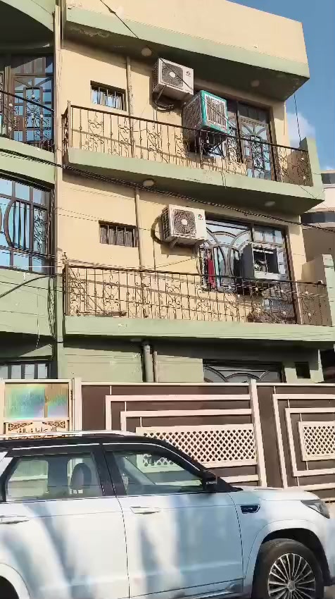 منزل للبيع مكون من ثلاثة طوابق وأربعة غرف نوم ركن والمساحه 100 متر الموقع المهدية الثانيه مجاور مجمع أسنان المنى ومقابل ثانوية الأثير للبنين 
للاستفسار ***********
