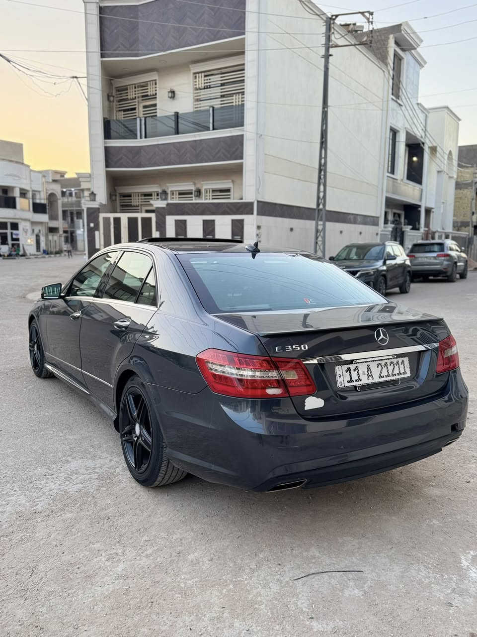 مارسدس E350 موديل 2013 
رقم بغداد مميز 
فول مواصفات سلايد فتحة تو ويل 
حادث بنيد وبدل نفس الون 
ماشية 150 
سيارة حيل نظيفة كلشي عل بلاد جديد 
سنوية هزة كلشي جديد
باسمي السنوية
سيارة مابيـها دينار مصرف كامل من كل نواحي
السعر 185 وبيها مجال 
مكاني بغداد الدورة
رقم ***********
