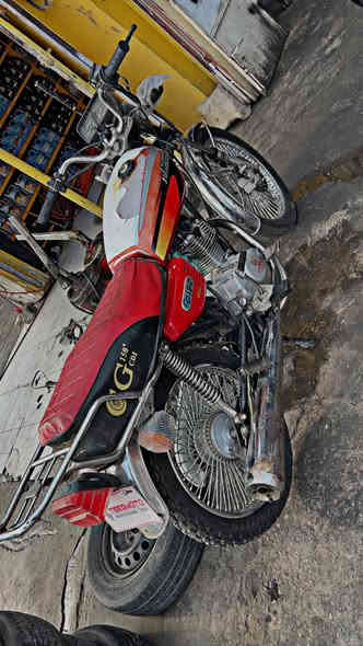 ماتور تايگه ر ٤ گێر بۆ فرۆشتن گير و مه كينه به شه رت كاره باى هه موى ئيش ئه كا نرخى ٣٠٠ هه زاره له سليمانيم *********** السليمانية
