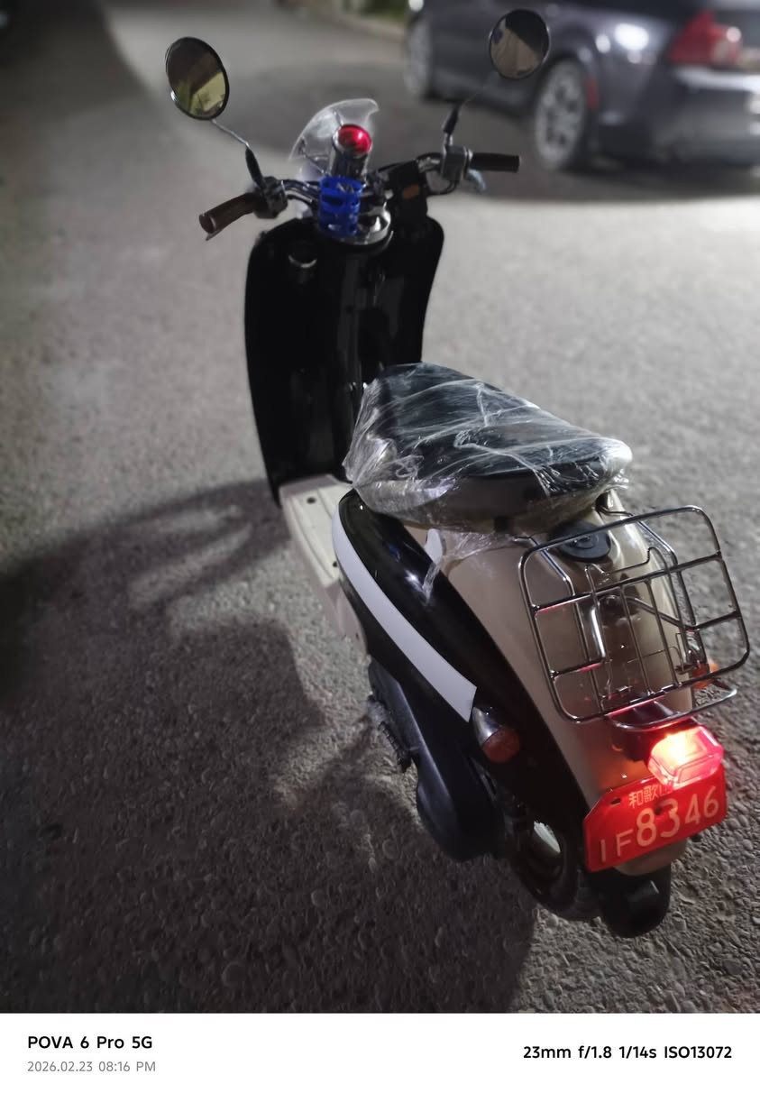 سلام عليكم دراجه للبيع مكينه كبس كهربايات كله شرط تايرات جدد كفرات ابلاد دراجه مال بيت سعر 425وبي مجال قليل مكاني كركوك حي العسكري


**إذا كنت صاحب هذا الإعلان وتريد حذفه لأي سبب، رجاءا أرسل رسالة إلى الدعم الفني**