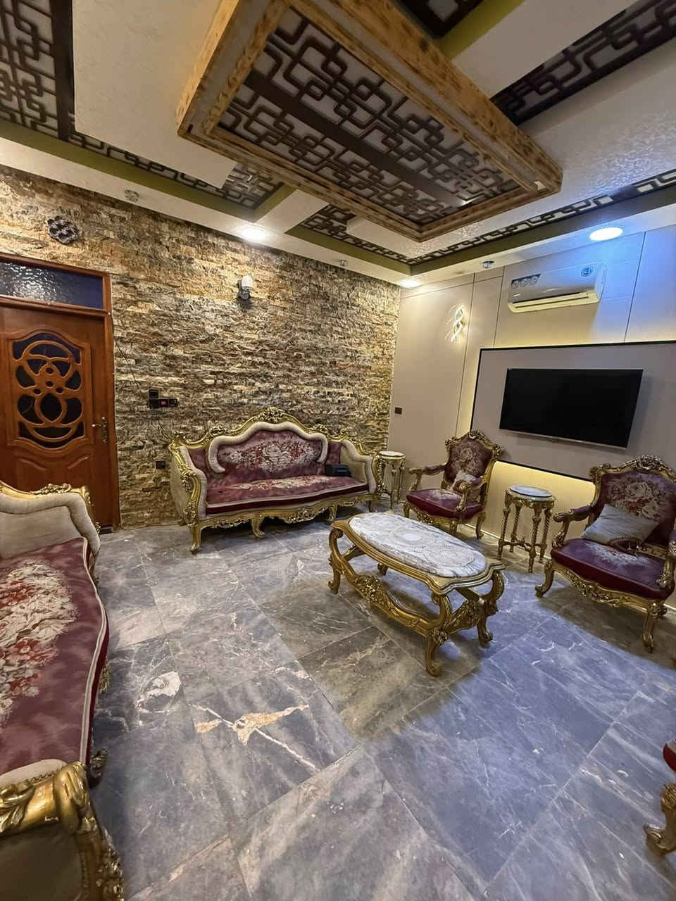 🏡 بيت للإيجار – المنصور / حي المتنبي

بيت مؤثث بالكامل للإيجار في منطقة المنصور – حي المتنبي، موقع هادئ ومميز.

✅ مؤثث جاهز للسكن
✅ كهرباء خصوصي 20 ساعة
✅ كاميرات مراقبة
✅ مناسب للعوائل
✅ خدمات متوفرة وقريب من الأسواق

💰 الإيجار: 15 ورقة شهرياً

للاستفسار والمشاهدة يرجى التواصل على الخاص. 📞
***********
لاستفسار على رقم تالي
