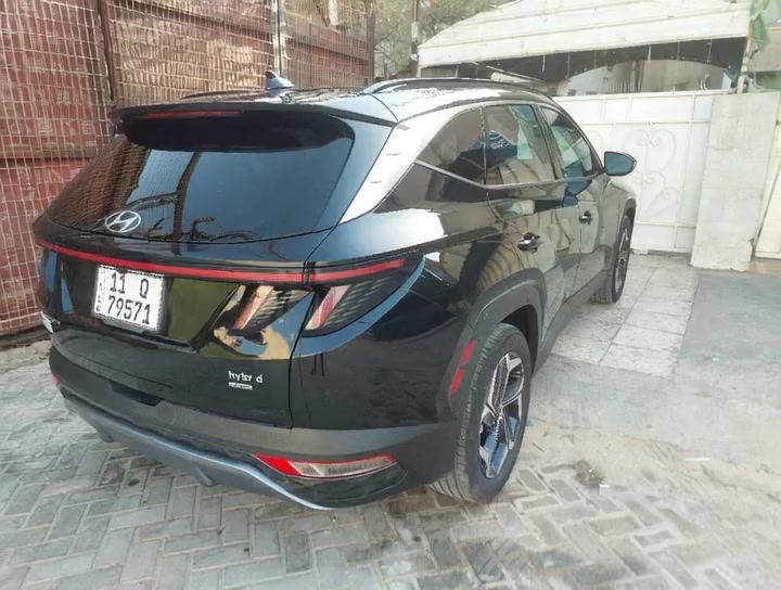 توسان وارد امريكي موديل ٢٤ ماشية ٢٦الف كم الضرر موضح بالصورة فول موصفات غنية عن التعريف مكان بغداد رقم بغداد للتواص على الرقم ***********
