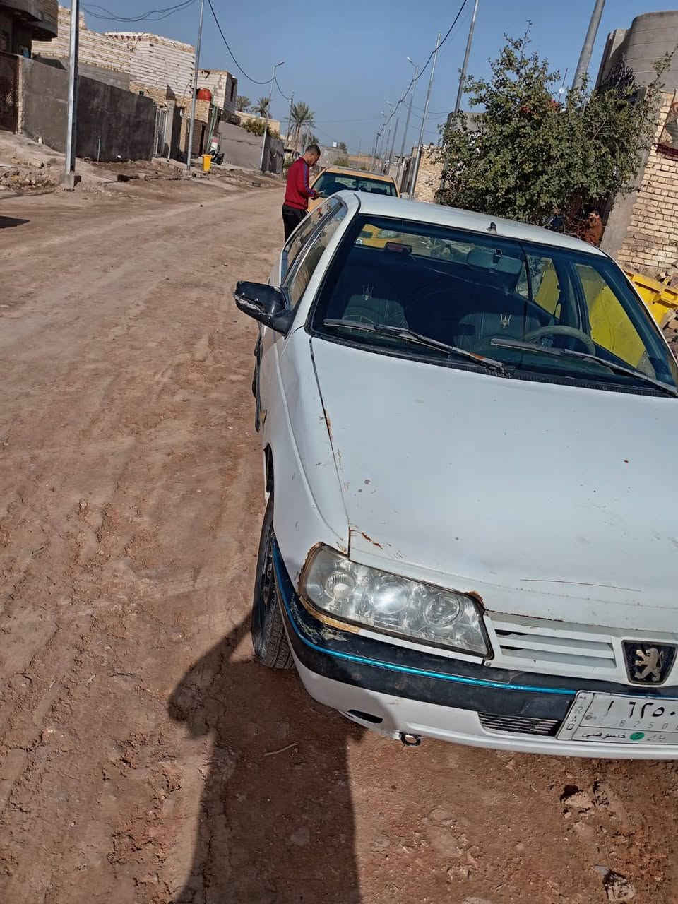 السلام عليكم للبيع سيارتين بيجو روى وحده موديل 2010 رقم بابل وحده رقم كربلاء سيارات جاهزه كير مكينه خير من الله ***********
