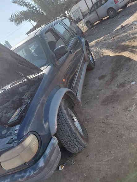 السلام عليكم اكس بلور موديل  ١٩٩٥ بلادي مكينه بيه رنكات للبيع او امراوس ***********   السعر  ٣٨
