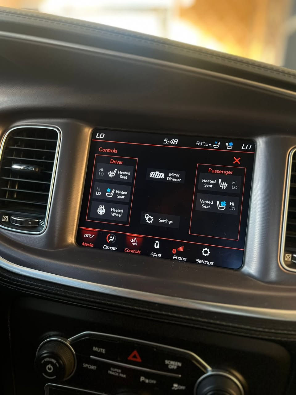 تشارجر 2020 بغداد جيتي
فول عدى الفتحه 
ماشيه 38 الف ميل
كشنات اماميه حار بارد 
كنتار
استيرن كهرباء
ذاكرت مقاعد
مري قلابه
كشنات اماميه كهربائيه
تخم تايرات جديد
جاهزه بدون نقص 
مكانها بغداد المنصور
***********
