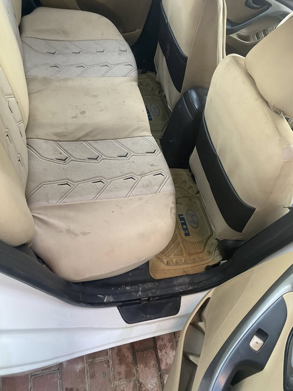 النترا 2014 خليجي
ماشيه 133 الف كيلو 
بيها بنيد طاير  وبابتين العبري  
كفالة لغد شاصي وحوض 
ابيض اللون 
فتحة سقف 
تحكم ستيرن
شاشة لمس
كاميرا خلفية 
مري تحكم كهربائية 
ارضية جلد 
ويل كب 
سنترلك 
حدادية كاملة 
السيارة جاهزة من جميع النواحي
السعر 120 ورقة 
  العنوان بغداد الحبيبية 
للتواصل ***********
