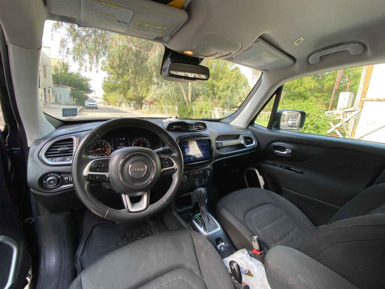 السلام عليكم جيب رنكيد للبيع موديل ٢٠١٨ ماشيه ٦٥ كيلو مو ميل فول مواصفات ماعدا الفتحه والجلد كشن كهرباء تدفئه كشنات همد بيك بصمه حادثه دعاميه وشويه من البنيد بدون ايرباك هنا بالعراق صار صبغ الجاملغات الاماميه بدون حادث ولا شي كير محرك مكفول اي نقص مابيه كامله وجاهزه من كلشي 
ملاحضه بيه كم رصعه خفيفه كلش اثر حالوب متبين ابد استفسار اكثر اتصال على الرقم 
*********** بي واتساب
