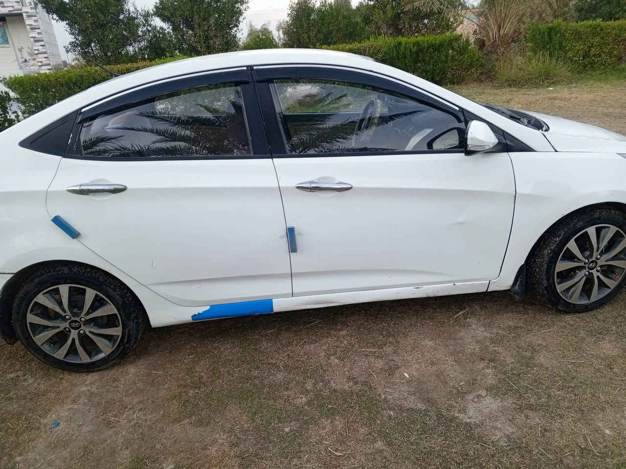 السلام عليكم
سياره هونداي اكسنت موديل 15 رقم النجف انگليزي بأسمي  

مداور ثاني يوم سنويه لل28 وارد خليجي

سياره نظيفه كلشش محرك وكير وحدايه خير من الله تحكم ستيرن  فول مواصفات وتخم تاير  بيهه باردات بسيطه 

سياره جاهزه من كلشي سنوارهه مرفق بالصور  حتى غرامات ما عليهه  السعر 97 وبيها مجال الشراي يتصل 

رقمي *********** أو *********** مكاني بابل الشوملي
