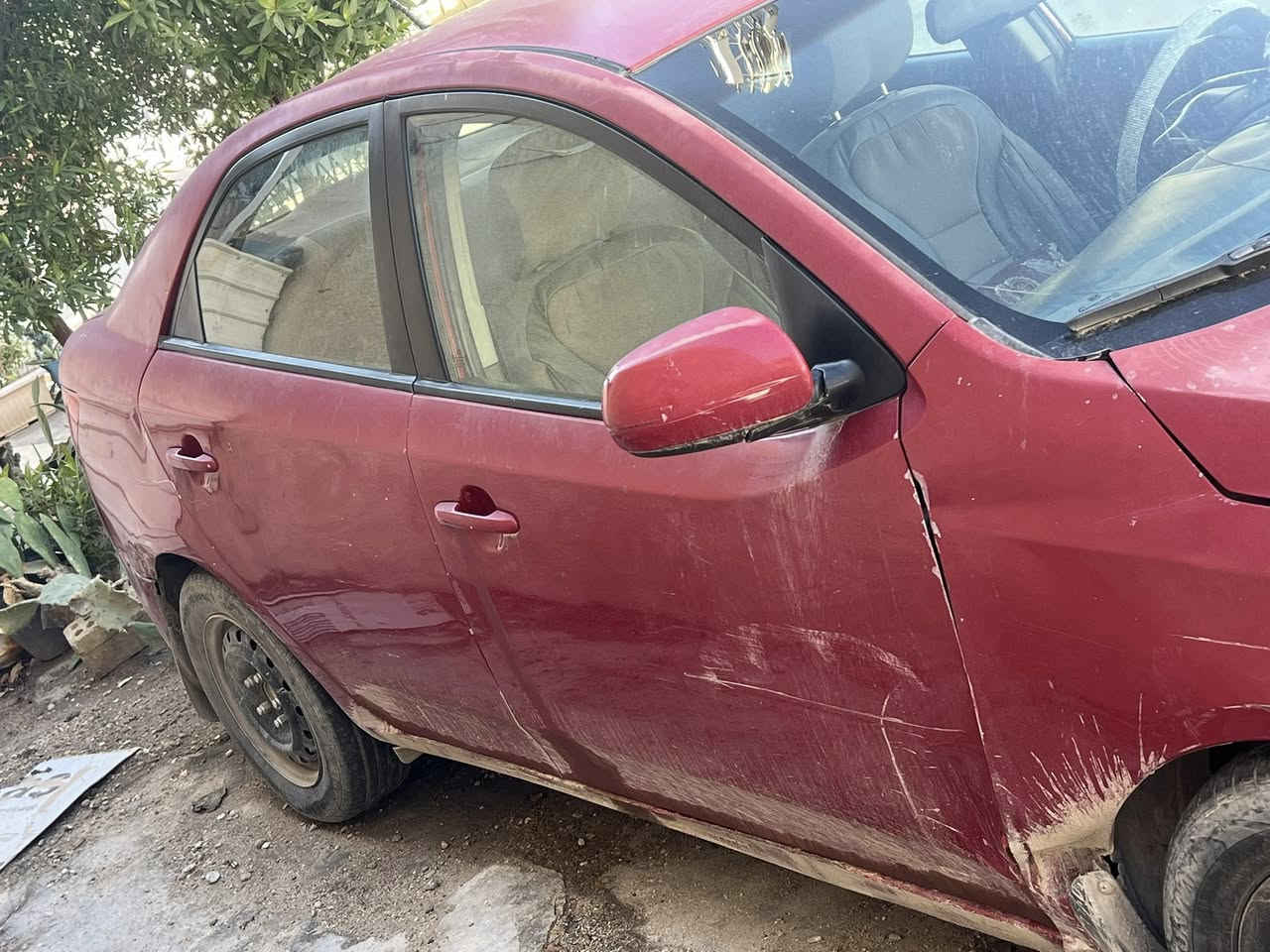 سيارة سيراتو 2013  خليجي 1600 بغداد  لسيارة بية صبغ جارد ورصعات خفيفة يعني رايدلة صبغ عام سيارة باسمي مكاني بغداد حي الجهاد 
***********
السعر 87 ورقة وبيه مجال.
