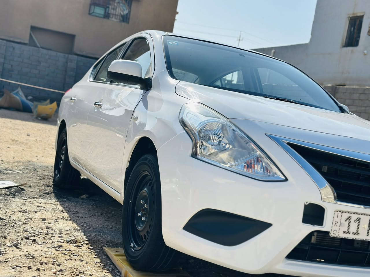 سلام عليكم نيسان هندي اصل  مديل 2023 بغداد بسمي ماشية ٣٤سياره بيه قطعتين تبديل بلادي نفس لون جاملغ وبنيد وربع جاملغ صبغ مكان سياره بابل ناحية نيل الاستفسار *********** سعر ١١٣ وبيه مجال
