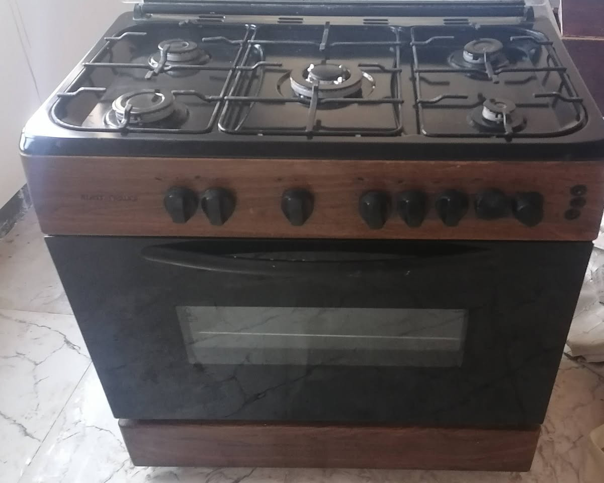 طباخ تركي درجه اولى خمس عيون الون صاجي استعمال قليل مال بيت شرط الفحص *********** العنوان هبهب السعر ٣٠٠
