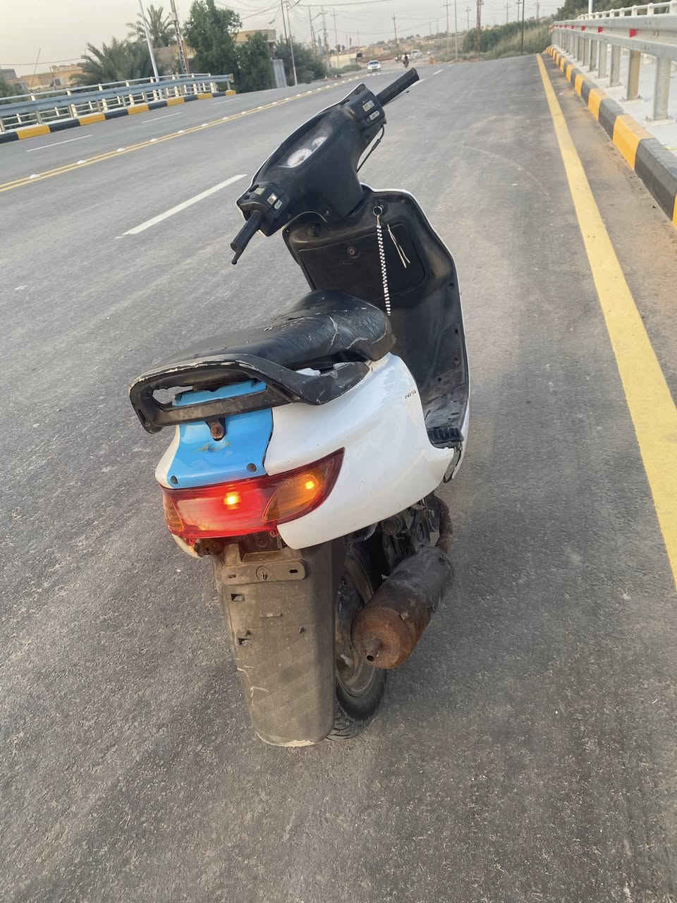 السلام عليكم دراجه فراشه للبيع ياباني محرك ناعم وشكلها مثل ماواضح بل صوره كهربائية يشتغل الايت الكدام والبكلايت الوره دبلات وره وكادام يشتغلن مكينتها حلوه ناعمه عنواني بصره ابو الخصيب السعر ٢٠٠ وبيها مجال هاذ رقمي ***********
