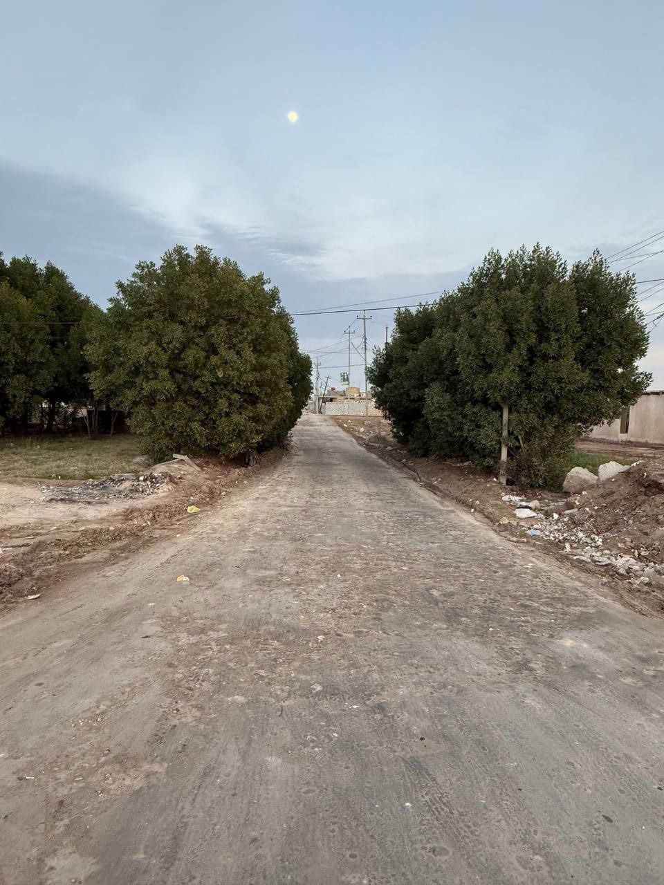 سلام عليكم قطعه للبيع طابو زارعي حي المنصور جهة سجة القطار ٢٥٠ متر رقم صاحب القطعه ***********
