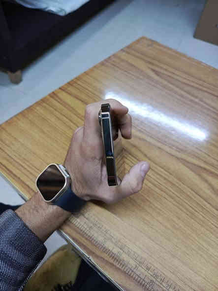 السلام عليكم
13برو ماكس

ذاكره 256 

بطاريه 97 

تك سيمكرت

سعره 720
جهاز حيل حيل نضيف مكاني موصل جانب لايسر ***********
