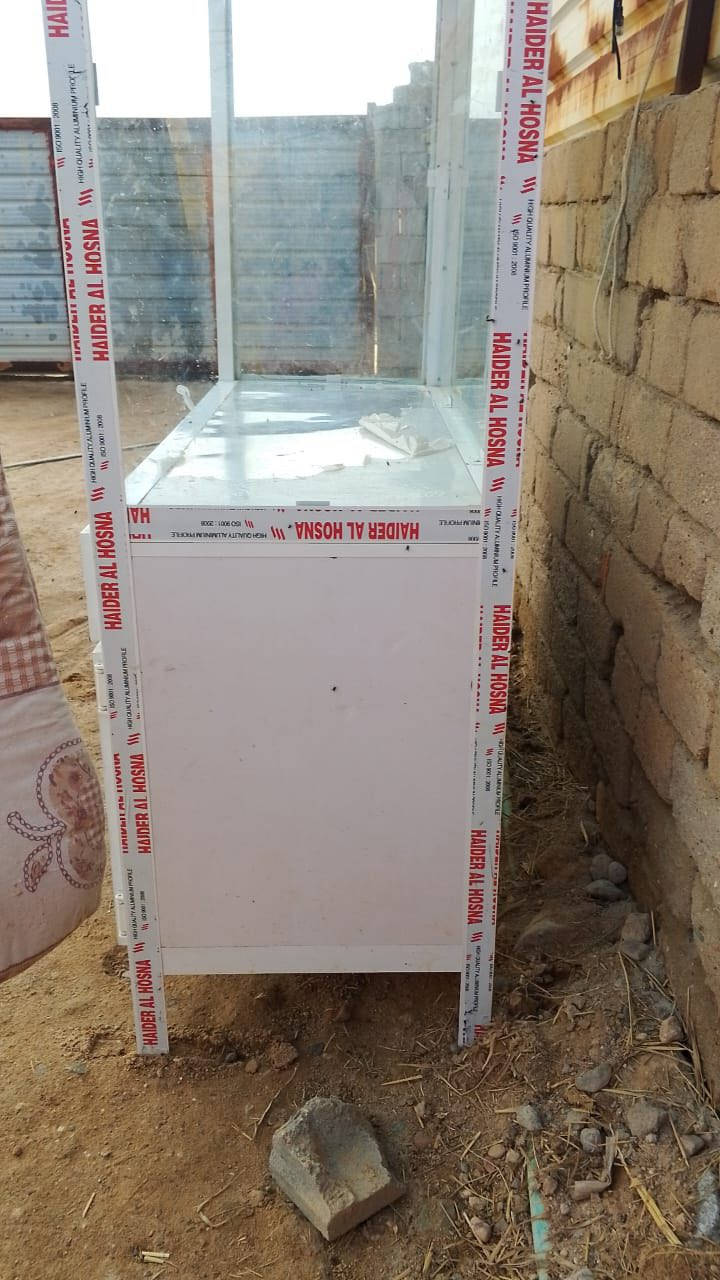 ميز مال فلافل للبيع كلش جديد سعر 250 القرنه ***********
