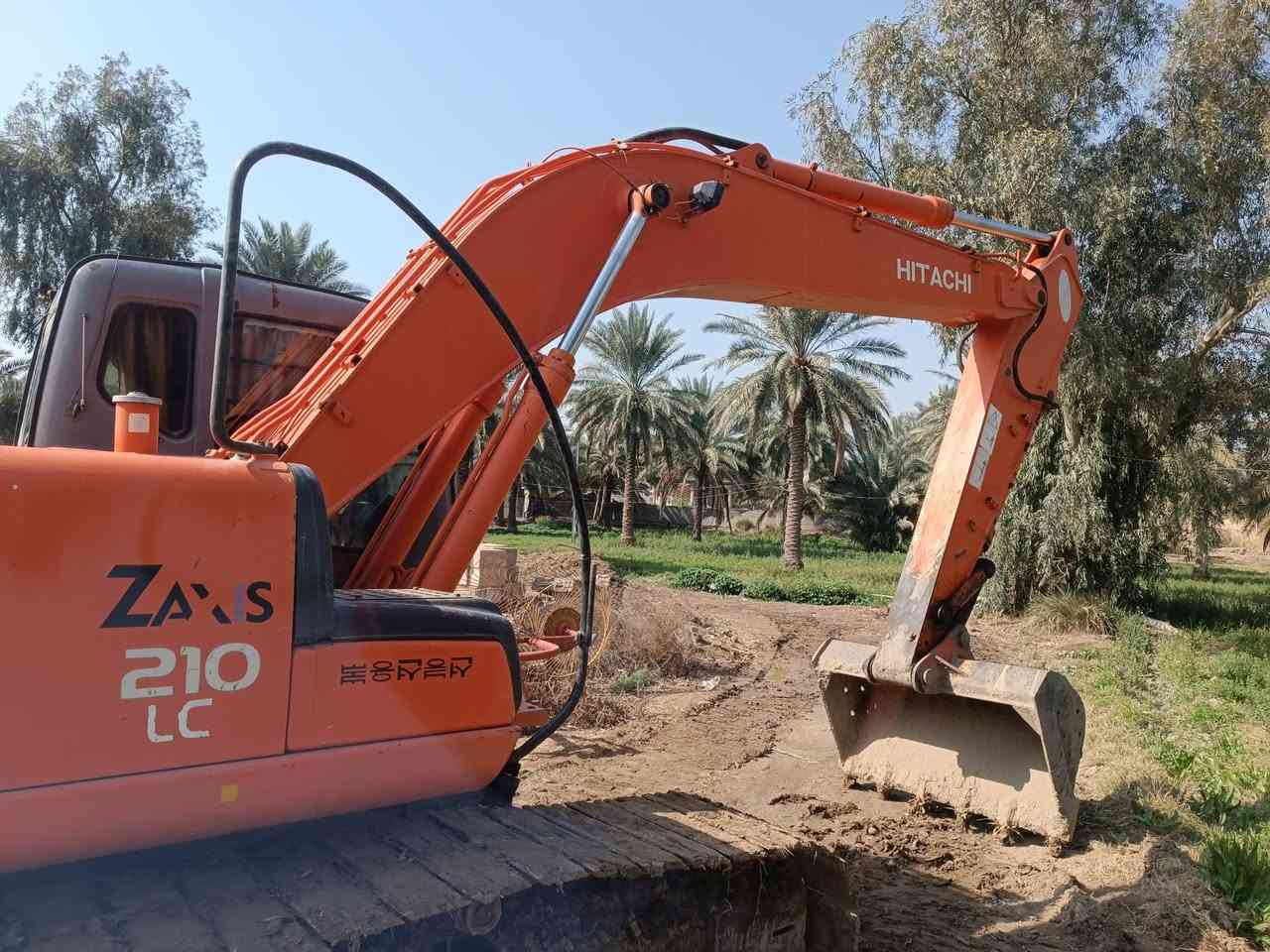 حفاره زت للبيع 2005Lc للاتصال ***********
