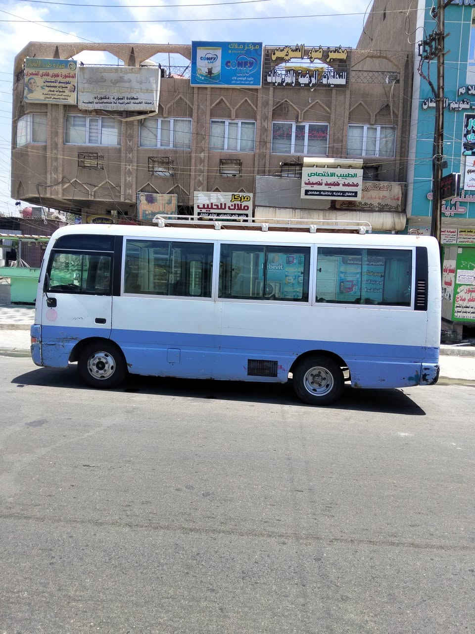 السلام عليكم كوستر2002 نيسان مكينه وكير بطه اوتماتيك للبيع مصفره هية ومرور بسمي السياره الستفسار *********** ابو عبدالله
