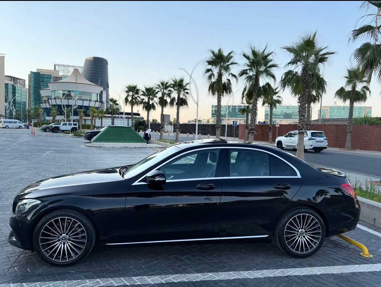 ﷽ 
Mercedes c200 2018 
C class 
سفری هەولیر 
فول ماسفات 
سلایت 
رادار 
خەتی جادە  
کوشين هيتر 
كوشين كاره باي
کامل لیدی بیلادی 
٣٦٠ حه ساس:  ده بل ماوس شاشه گه وره
سه ياره كه  تازه سيرڤس حام كراوه 
٤ تايه ي نوي لؤ به سترايه 
٤ ويلي نويAMG لؤ به سترايه 
يه ك دينار مه سروفي تيدانيه 
روني ها يدرؤليك كامل گؤراوه 
به شه رتي فه حس  ١٥٠ كم
سه ياره كه ش كلينه  
ده حامييه كانيشي به شه رت 
گيرو مه كينه ش به شه رت نه كرايته وه نوي نويه 
٤مؤدي ليخوريت eco .comfort.sport .sport plus
سه ياره كه :Auto stop 
سه ياره كه :auto park 
ًسه ياره كه :Auto hold
ژم.***********
***********
واستاپ أربيل, العراق
