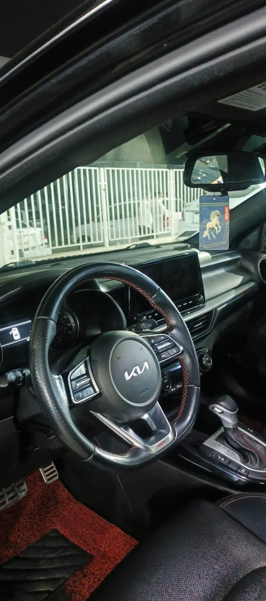 السلام عليكم كيا فورتي موديل ٢٢ فول واحد على واحد جيتي توربو الضرر بل صندوك يم الرقم شويه شكو مواصفات بيها السعر ١٧٥ رقم الهاتف *********** ***********
