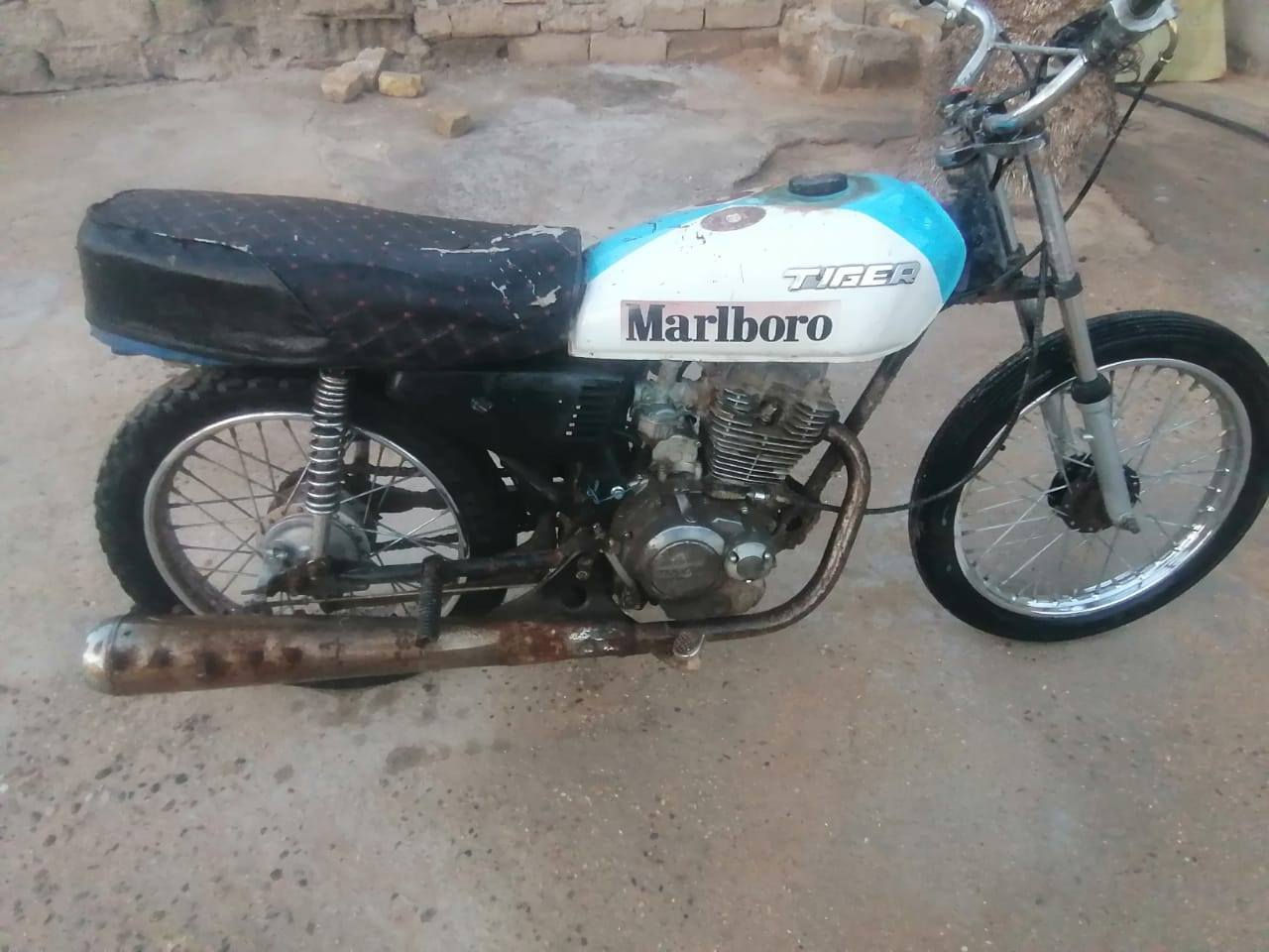 سلام عليكم يولد دراجه اربعه كير موديل 17اوراق سكنر مكاني كفل لسعر 170او بيه مجال قليل متوازي عله بيعه هاذه رقمي للتواصل ***********
