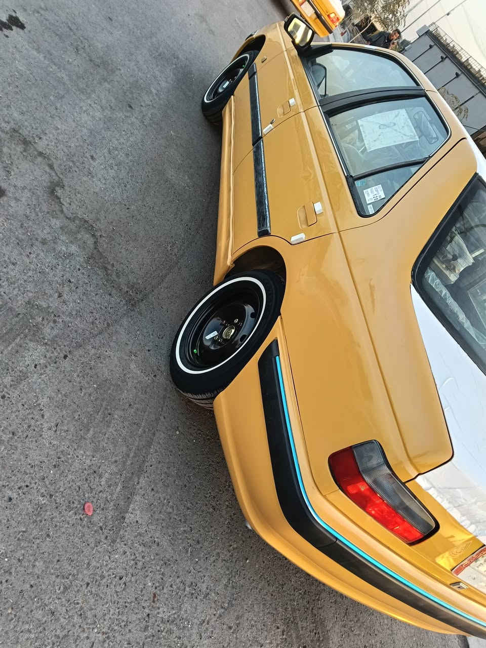 السلام عليكم بيجو بارص 2016 أصل مسجله 2015 سياره كفاله عامه ما عدة جاملغ الخلفي بي طخه خفيفه بدون دواخل وصورته موجوده سياره كير مكينه جدد كهربائيات كله جديده تدفئه تبريد ثلج باتري وتخم تاير صالي يومين من شديتهن درمشفتات وصدر امامي خلفي جديد سياره جاهزة مذب عليه ألف هيئة وغرمات صفر هزه جديده ورقم إنكليزي بس بعدني مداكه بل سياره المكان بغداد حي القاهرة للاستفسار ***********
