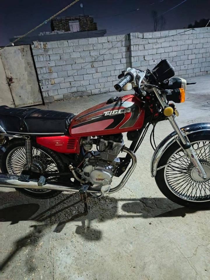 سلام عليكم مكلف بالنشر دراجة أربع جير أوراق أصولي وكيل العارضي سعر 450 وبيها مجال م كاملة باسمي وديل 23 أوراق وصولي ￼ قبل كاتبة من وكيل العارضة مكان النجف اتصل على الرقم ***********￼￼￼
