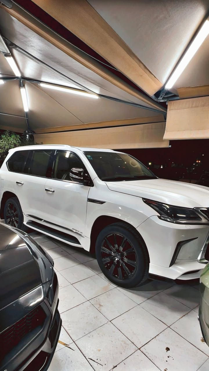 لكزز 2016 🔥🔥 رقم بغداد شبه مميز بسمي
سعر مناسب جداً 535 🔥قفل 3 قطع صبغ السياره كير محرك كفاله ماشيه 90 الف كيلو 
مكاني السيديه رقمي ***********
