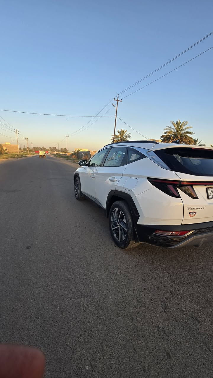 السلام عليكم 
هونداي توكسان 2023

بيهه  بس باب تبديل نفس الون مطابق طبق الاصل  وبيها بارد قليل 

رقم بغداد باسمي تحويل بنفس اليوم رقم جديد وكامله من الهزه

المواصفات؛

🥷بصمه

🥷ترحيب ابواب و مرايات عن الاقتراب

🥷غرفه بيضه مطعمه بابيض اوف وايت

🥷شاشه كبيره

🥷كامره

🥷هاندبريك بصمه

🥷حساس امامي خلفي

🥷مري شفط

🥷مرايات عاكسه للضوء اوتو

🥷تبريد امامي خلفي ثلج ❄️ 

🥷كشنات كهرباء

🥷ستيرن D

🥷لدات امامي خلفي

🥷منضومه زينون بلاد عالي ناصي

🥷مكينه 2000 دوش

🥷ثلاث وضعيات قياده

🥷فول تحكم ستيرن

🥷جنطه كهرباء

🥷شاحن لاسلكي اوتو

عنواني  صلاح دين دجيل  
سعر ٢٠٥$ وبيها مجال قليل

هاتف ***********
