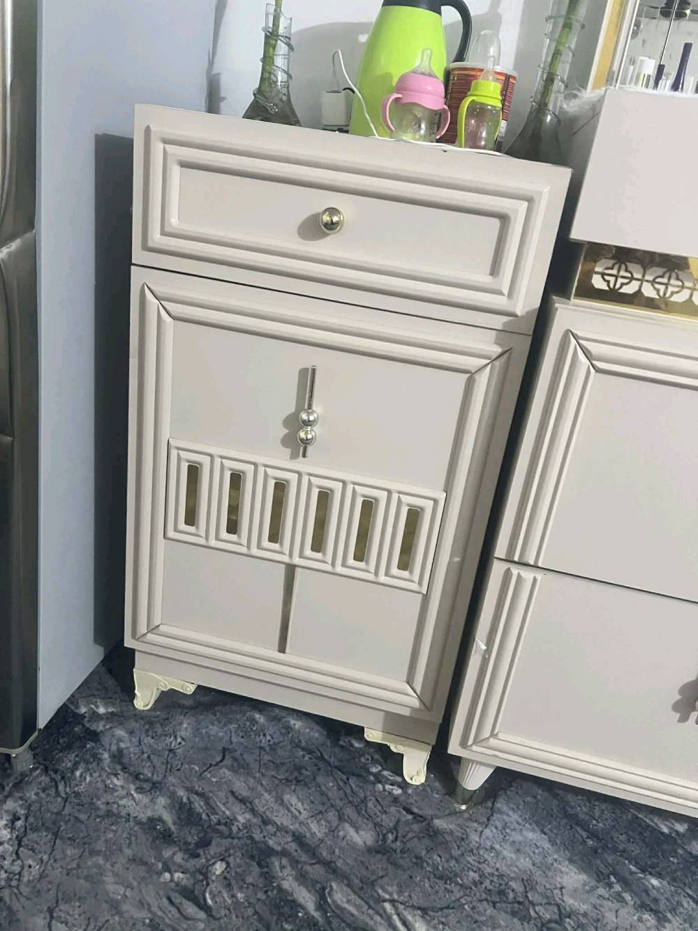 غرفه نوم اخو الجديد كلش نظيف ١٢ قطع كل عيب ما بيها سعر مليون و١٠٠ بيها مجال شراي تعال خاص عنوان كركوك تازه 