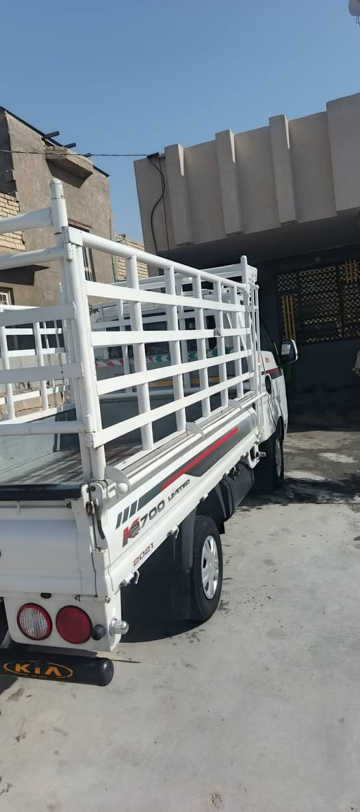 السلام عليكم كيا موديل 19 رقم واسط سنويه لل 27 سياره بيها تبديل بس بنيد بدون دواخل محرك خير من الله لا تنقيص ولا تبخير تبريد شغال تخم تاير السياره سعر 130 بها مجال هي ومحجرها مكان واسط الصويره//***********
