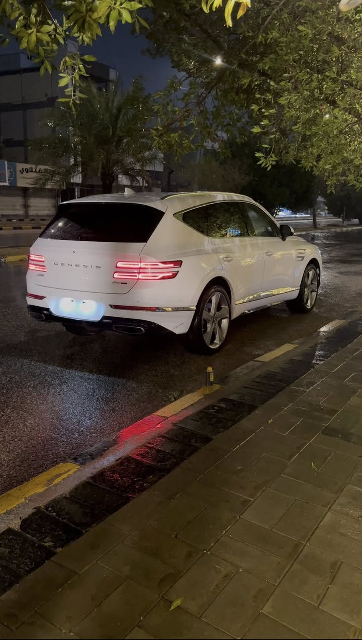 🔷 جينسس Gv80 برستيج لون ابيض داخل ابيض 
🔷سنة الصنع : 2023
🔷اللوحة : فحص موقت 
🔶السعر : 440 وبيها مجال بسيط 
🔷الضرر : فقط دعامية امامية واجه بيه شخوط بالجاملغ والبنيد ونصبغن وعندي صور قبل الصبغ 

بدون حادث ❌
( صور الحادث بالمنشور )
🔷بدون ايرباك 
🔷المواصفات:🔥
🔹حجم المحرك 6 سلندر 3.5L توين توربو 
🔹عداد المسافة 9  الف ميل فقط ❌
🔹جميع الابواب كهرباء (soft close)
🔹سمارت بارك (تحريك السيارة بالريمونت)
🔹عين سحرية
🔹كاميرات 360 درجة
🔹رادار امامي وجانبي وخلفي
🔹تنبيه الخروج عن المسار
🔹حساسات امامية وجانبية وخلفية
🔹انارة داخلية سحرية متغيرة الالوان
🔹سقف گنتارا
🔹فتحة سقف بانوراما
🔹ستائر خلفية كهرباء
🔹جنطة كهرباء
🔹غرفة جلد ابيض مطرز
🔹 كرسي السائق مساج
🔹تبريد وتدفئة الكراسي الامامية والخلفية
🔹كراسي كهرباء بالكامل
🔹ميموري كرسي السائق 
🔹فور ويل AWD
🔹ويل كب حجم 22 انج مع اطارات بحالة جيدة
🔹5 وضعيات للقيادة
🔹شحن وايرلس NFC
🔹انارة ترحيب شعار جينسس
🔹سستم الصوت BANG&OLUFSEN
🔹بصمه ابواب و تشغيل وتشغيل عن بعد
🔹مع باقي المواصفات الاعتيادية

السيارة جدا جدا جديده بوضع الوكاله وحتى دهن مبدل اله مناقصه اي شي وبالعافية ع الي ياخذه 

مكان السياره النجف الاشرف 
***********
والخاص مفتوح للجميع وشكرا ❤️
