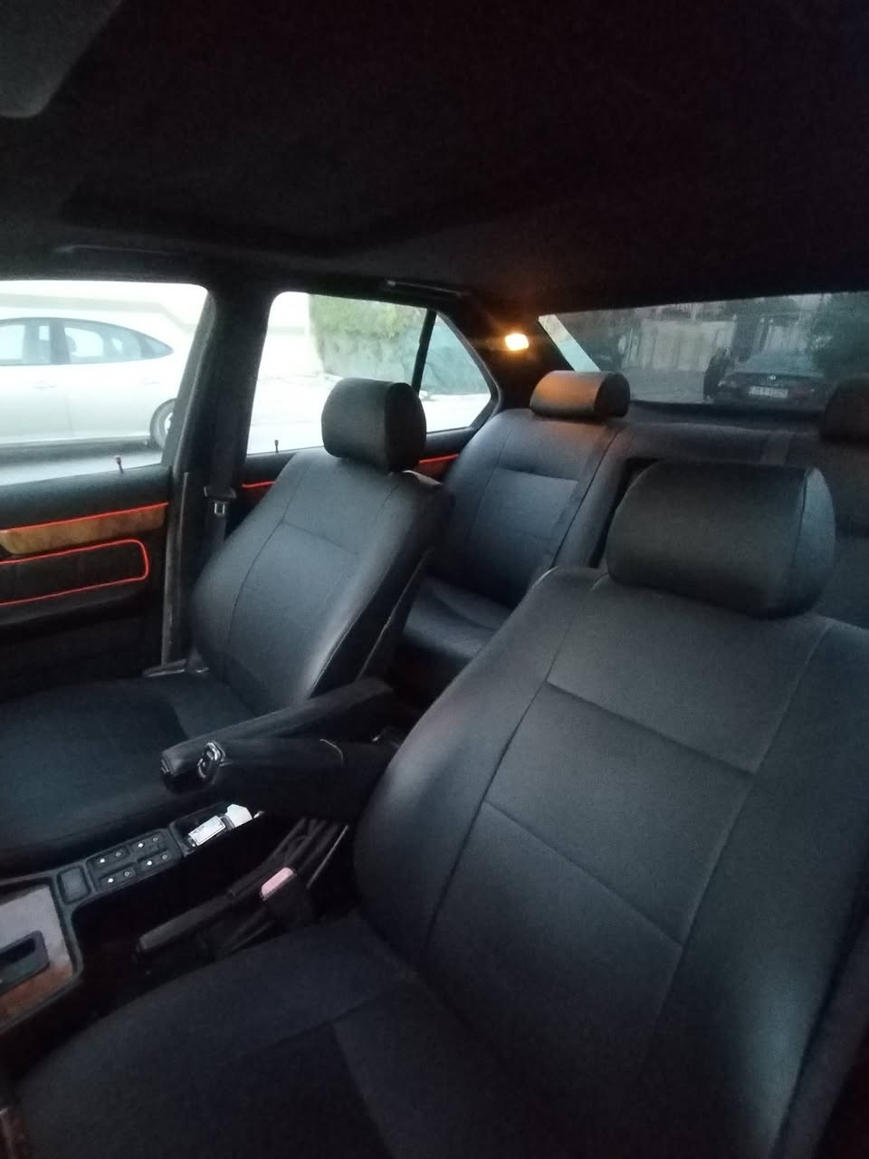 530 v8
موديل 93 اوتو فول موصفات 
سياره جاهزه وجديده
داخل خارج

مطلوب مراوس ويه 740 اسود رقم شمالي فقط 

او بيع سعره ٧٠ بيه مجال
مكانه كركوك ***********
