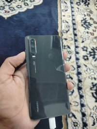 هواوي P30 5G • ٢٥٦ جيجا • يحتاج شاشة