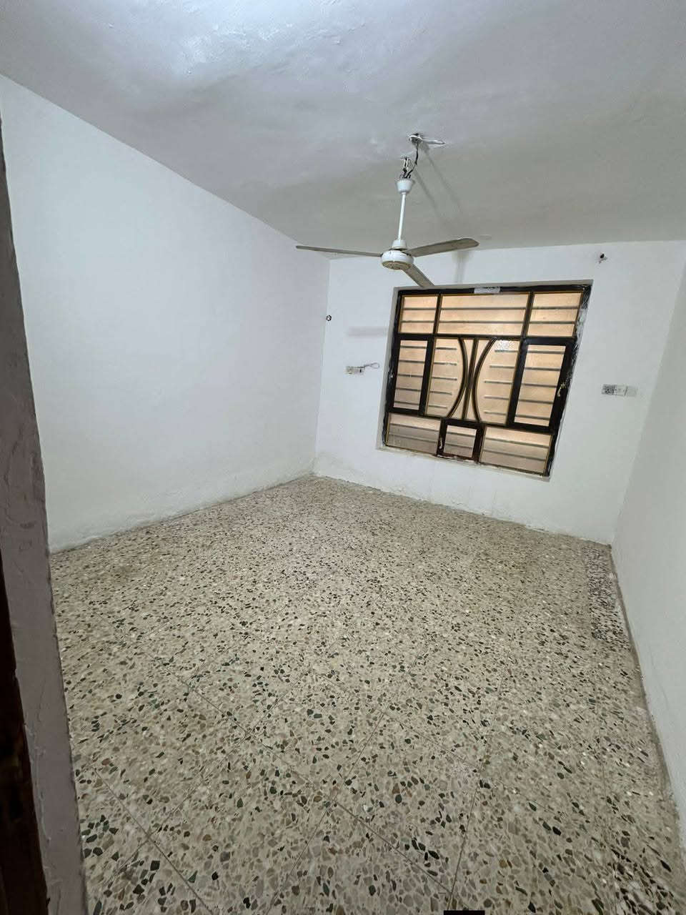 السلام عليكم مكتب عقارات الشمس  مقابيل المستشفى التركي !!!
                         بإدارة ((أحمد الگريطي))
                    
    ☎️*********** 
                        ☎️*********** 

🏠دار للإيجار مساحه ١٥٠م بناء حديث يحتوي على غرفتين وصاله وكليدور ومطبخ ومجمع صحيات وكراج سياره 

⁦^⁠_⁠_⁠_⁠_⁠_⁠_⁠_⁠_⁠_⁠^⁩⁦(⁠◍⁠•⁠ᴗ⁠•⁠◍⁠)⁩⁦(⁠◍⁠•⁠ᴗ⁠•⁠◍⁠)⁩⁦^⁠_⁠_⁠_⁠_⁠_⁠_⁠_⁠_⁠_⁠^⁩⁦

🌏الموقع حي الكفاءات قرب كراج الموحد

⁦⁦^⁠_⁠_⁠_⁠_⁠_⁠_⁠_⁠_⁠_⁠^⁩⁦(⁠◍⁠•⁠ᴗ⁠•⁠◍⁠)⁩⁦(⁠◍⁠•⁠ᴗ⁠•⁠◍⁠)⁩⁦^⁠_⁠_⁠_⁠_⁠_⁠_⁠_⁠_⁠_⁠^⁩

💰💸قيمه الايجار 400
