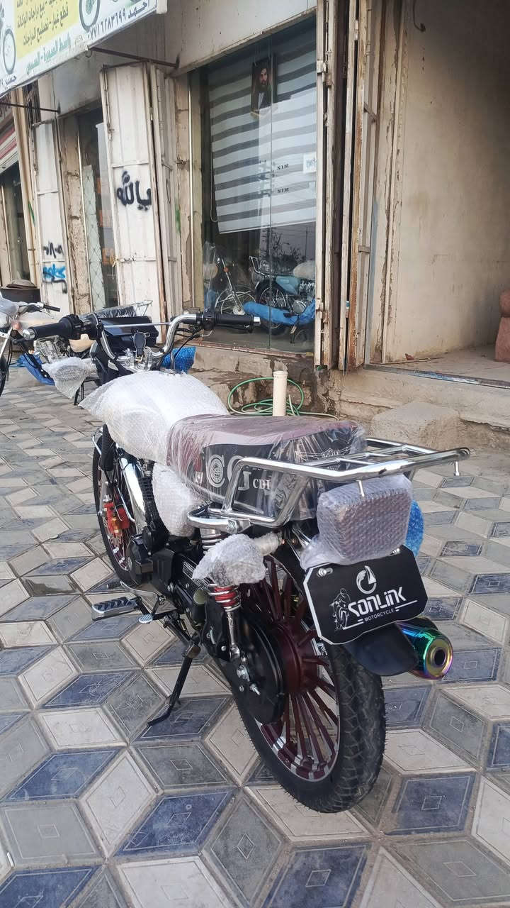 يا الله /// الأخوين للدراجات 🛵
☎️الأستفسار/// ***********
السيفاان ال2025 سولنك الأصلي باب 1 ووكالة
مكينة حجم #250ccc  ضاااغطة وزنجيل CBF 
استخدام شي قليل اخت زيروو كفاالة 
لوون مميز ماروني 🟥 دولاااار 
‼️‼️مكان ///الصويرة شارع السبيس تقاطع حي الزهور
