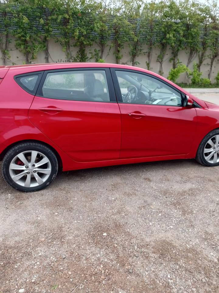 سلام عليكم من رخصت الادمن المحترم 
اكسنت مديل ١٣ سياره بيها مكانت صبغ أبيع حزام 
سياره جاهزه من كلشي كير مكينه صدر تخم تاير تبريد كلها جاهزه سنويه جديده مكان سياره بغداد شعب السعر ٧٠ وبي مجال 
***********
