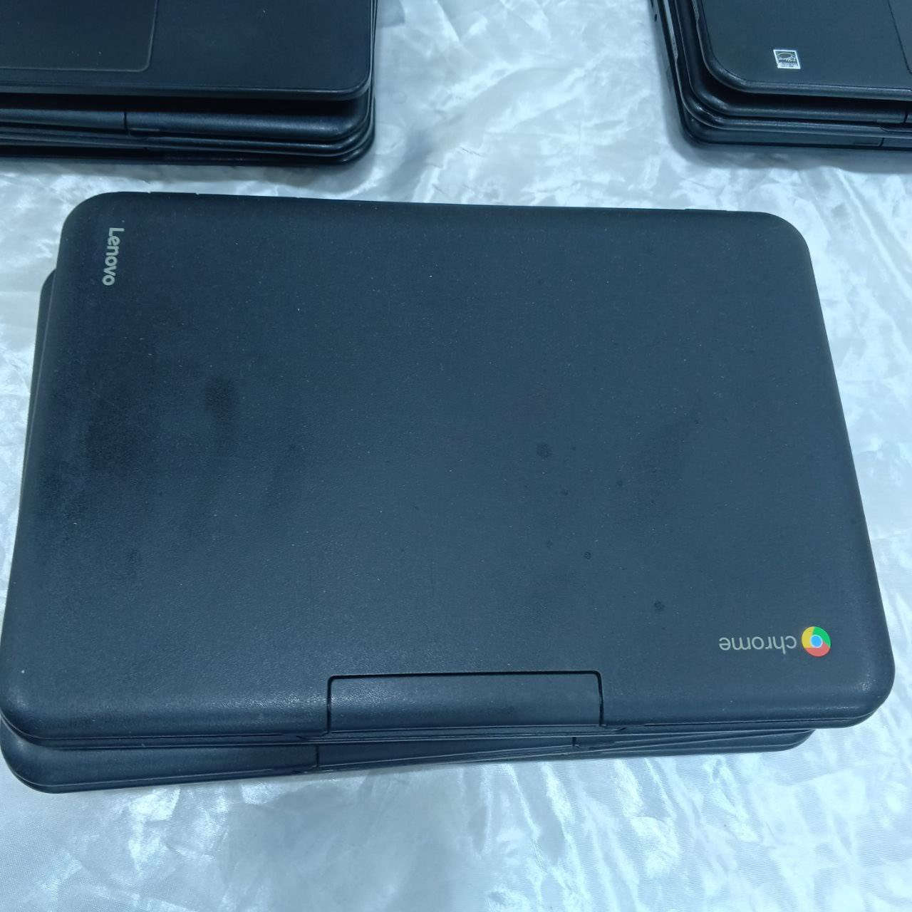 لابتوب نظام اندرويد كروم بوك
بسعر مناسب جدا توفر من جديد
 HP حجم الشاشه الصغير
12 انج 

الاول في العراق  بسعر 70 الف  
 وتوصيل 6 الاف لكل العراق 😳 وبنظام أندرويد 
 
تجيك كامله مع كل الملحقات الي بالصوره
 ——————————————————
المواصفات 
شاشه  FHD  
شاشه 12 انج  
بطاريه عاليه بسعه 10000  تدوم لساعات طويله جدا
ذاكره رام 16 قابل للتطوير رام 4 كيكا 
لابتوب سلم وشكل مميز مع امكانيه تشغيل الالعاب الخفيفه والبرامج الدراسيه
تحتوى على مداخل usb   
مدخل للرام سلم لامكانيه اضافه ذاكره عاليه 
تحتوى على مدخل اج دي ام للربط على البلازما 
تحتوي على كامره اماميه
تحتوي على واي فاي - بلوتوث - 
لابتوب من الجيل الثالث  
والمعالج من انتل 
—————————————————


**إذا كنت صاحب هذا الإعلان وتريد حذفه لأي سبب، رجاءا أرسل رسالة إلى الدعم الفني**