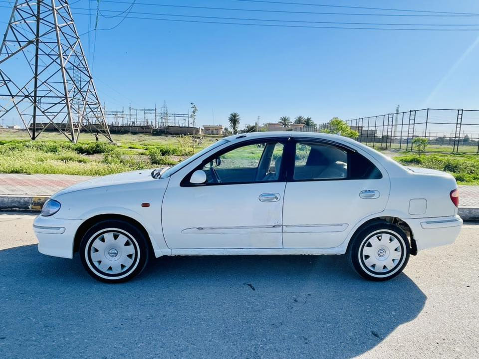 السلام عليكم
للبيع صني  2003 كير عادي مكينه اسود وكير شرط تدفئه تبريد كهربائيات شرط 
تخم تاير رقم بغداد تحويل مباشر سياره نضيفه مال جناي السونار موجود بالصور سنويه نافذه السعر 72 وبي مجال
 ***********
مكان الاسحاقي
