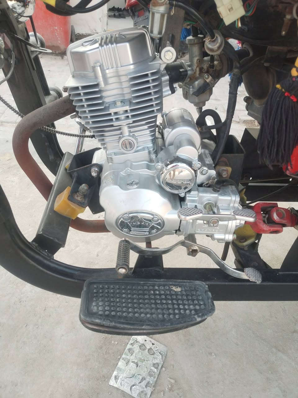 سلام عليكم شباب ستوته ام تير للبيع ستوته نضيفه كلش موديل 2022طلعه بل 2023اورق اصولي ستوته احله من الصوره نضافه 100/100المكان نجف حي الانصار قرب المستوصف السعر خاص رقم ***********بي وتساب مو شراي لا تخابرني
