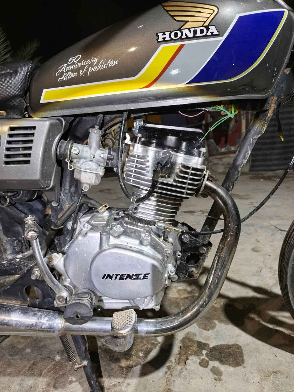 انتنس ادوات شاصي مكفول شخط مابي السعر450 وبيه مجال بسيط مكاني خور الزبير ***********
